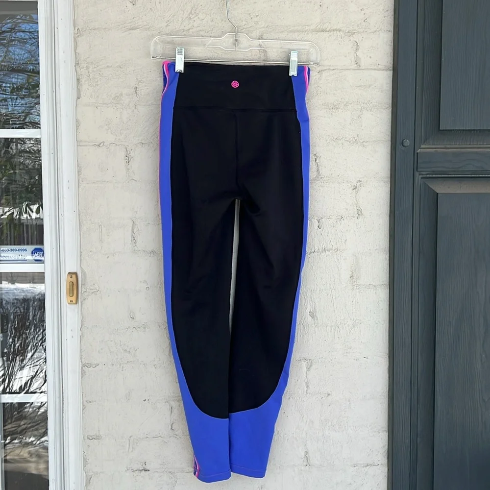 Lilly Pulitzer Luxletic Weekender High Rise
Leggings Onyx Size Small - Picture 7 of 12